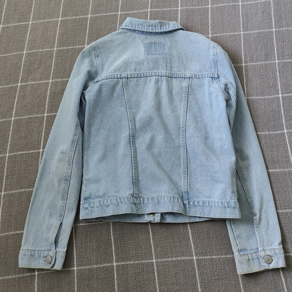 Levi's Classic Trucker Jean Jacket - Picture 8 of 8
